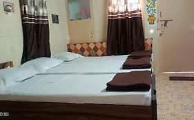 Adwarkesh Femily Homestay